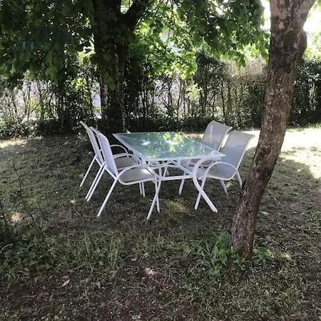 Maison 8 P. Bien Situe. Entree Et Sortie Facile. Prázdninový dům