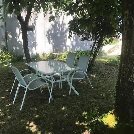 Prázdninový dům Maison 8 P. Bien Situe. Entree Et Sortie Facile. Ruelle-sur-Touvre