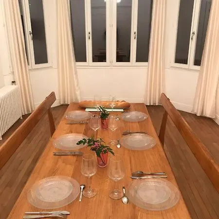 Maison 8 P. Bien Situe. Entree Et Sortie Facile. Prázdninový dům