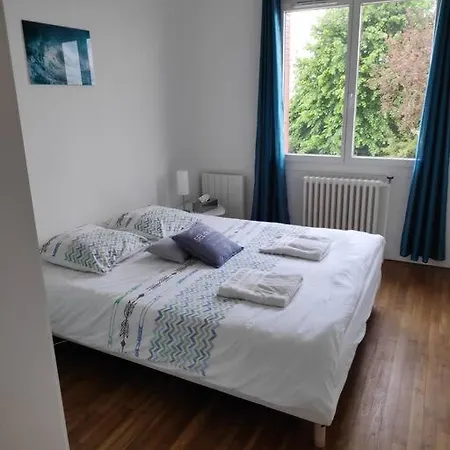 Maison 8 P. Bien Situe. Entree Et Sortie Facile. Prázdninový dům