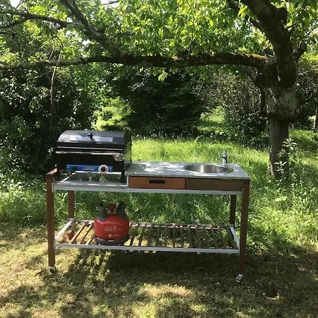 Maison 8 P. Bien Situe. Entree Et Sortie Facile. Prázdninový dům Ruelle-sur-Touvre